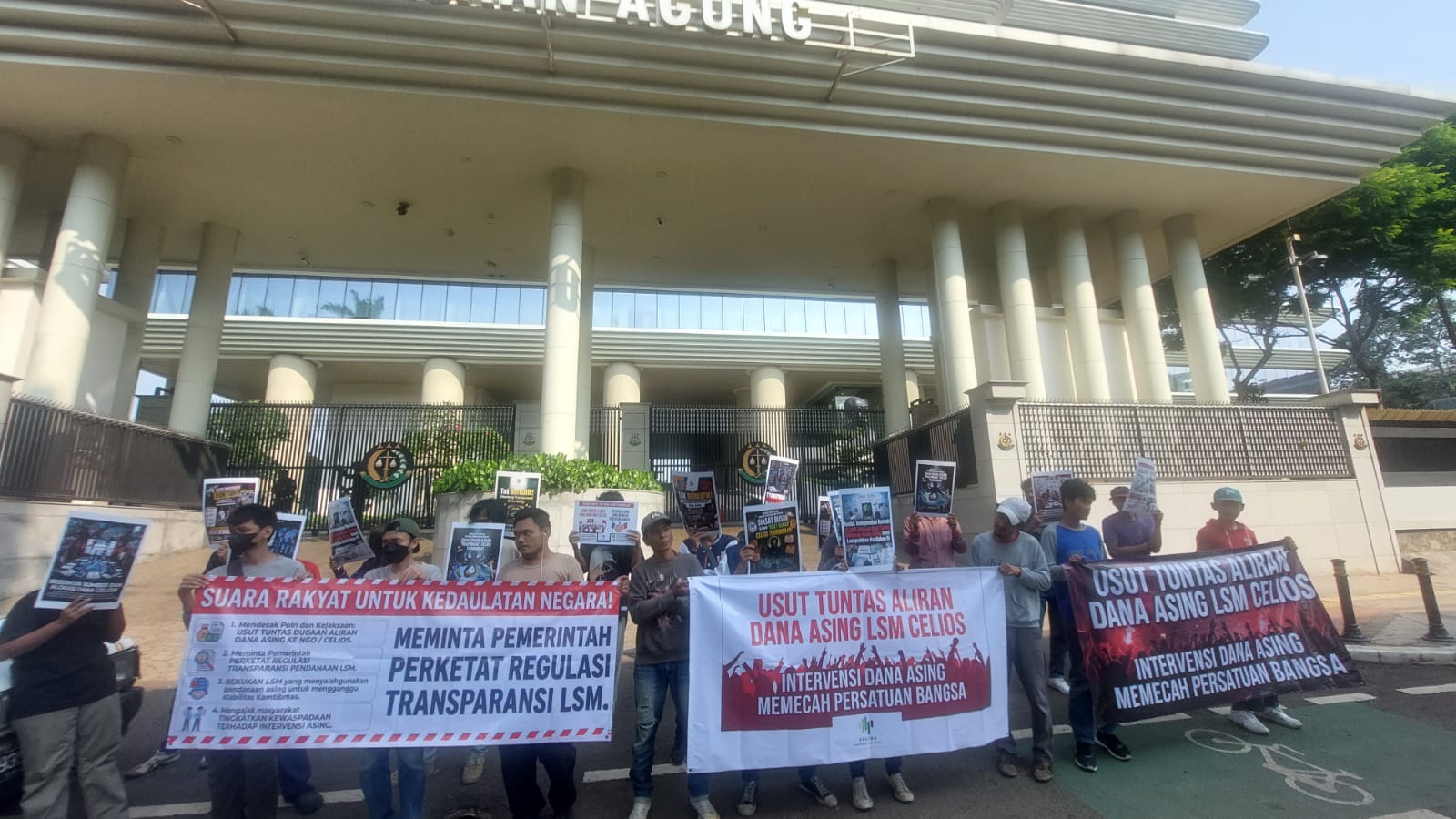 Aksi Massa Pertasib Di Kejagung